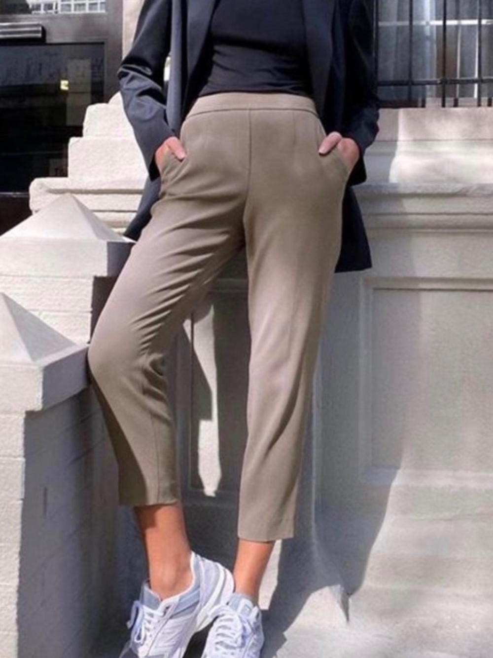 Aritzia Babaton Conan Crepe Dress/Casual Pants size L Taupe Athleisure Weekend